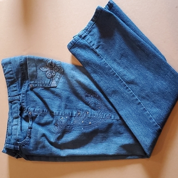 Beau denim embroidered Jeans size 10p - Picture 1 of 8